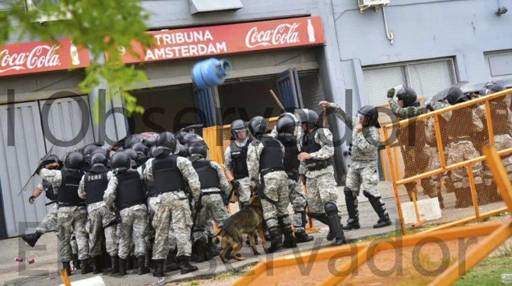 Los serios incidentes que obligaron a suspender el clásico uruguayo