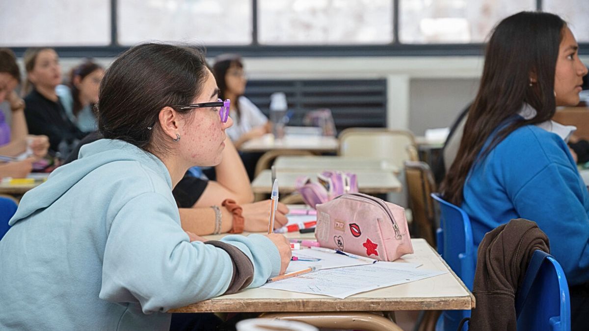 El CUC se sumó a las clases sin celulares que se guardarán en una caja