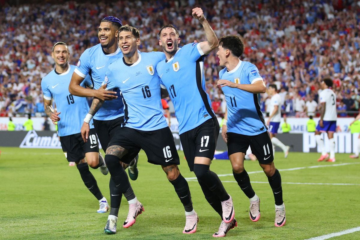 Todo Uruguay festej&oacute; el gol de Math&iacute;as Olivera, que le dio el triunfo al equipo de Marcelo Bielsa para pasar a cuartos de final con puntaje ideal.