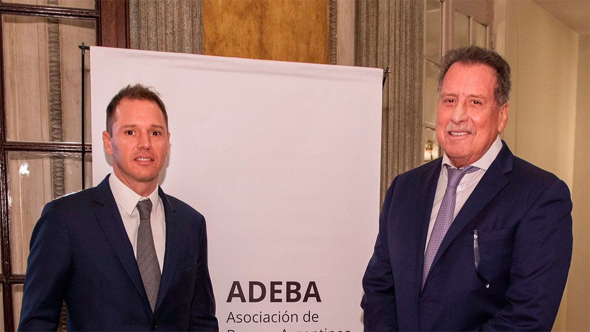 Padre e hijo. Jorge Brito murió al caer el helicóptero que pilotaba﻿.