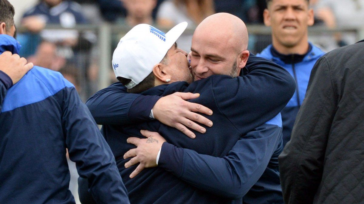 El Gallego Méndez estaba a cargo del equipo ante los problemas de salud de Maradona.