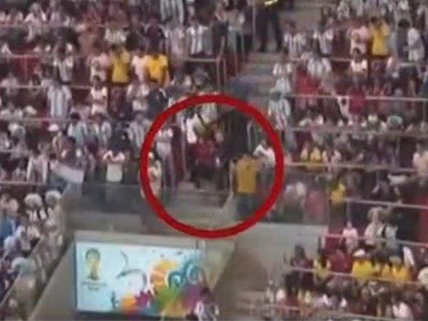 Video: el momento en que el Bebote Álvarez se come una entrada