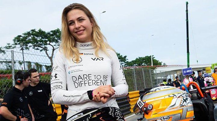 La piloto Sophia Flörsch recibió el alta