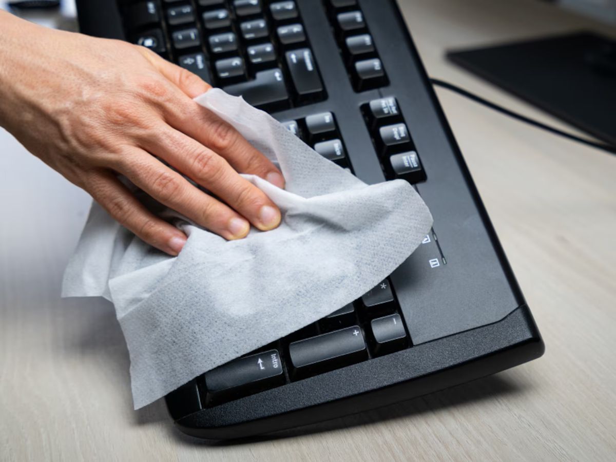 Cómo lograr la limpieza perfecta del teclado de una computadora Cómo lograr la limpieza perfecta del teclado de una computadora