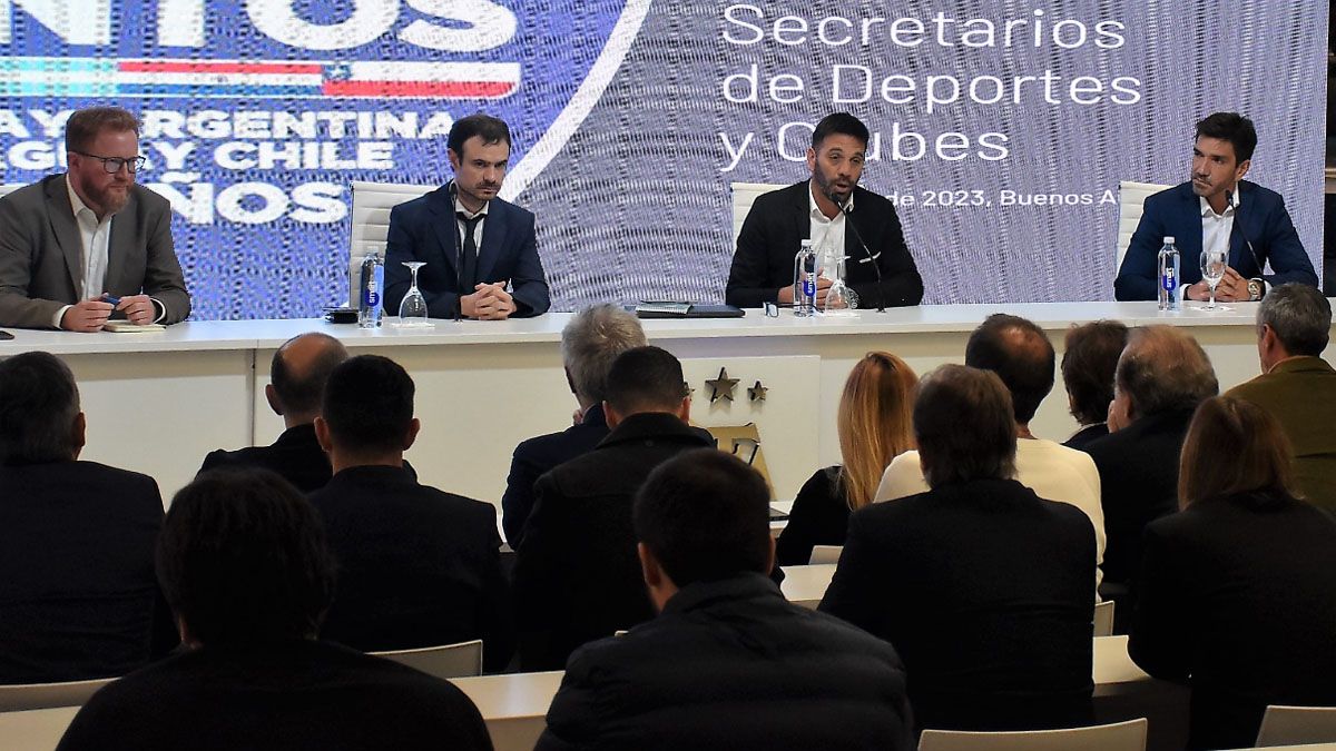 La reunión lanzó la postulación de ciudades para ser sede del Mundial 2030