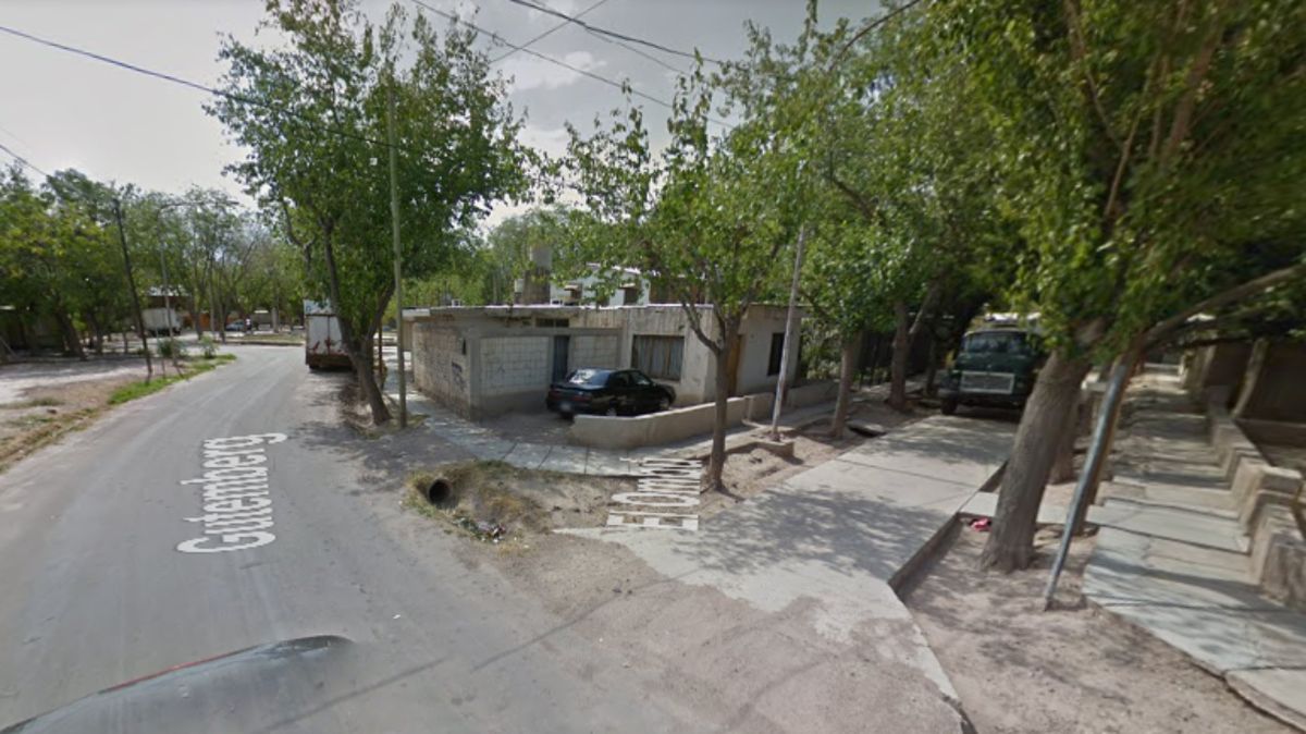 Entre los asaltados, previo engaño por Facebook , el que resultó más damnificado fue el hombre que asistió a realizar la compra de un TV de 55 pulgadas en la esquina de Gutemberg y Ombú, cerca de la Feria de Guaymallén.