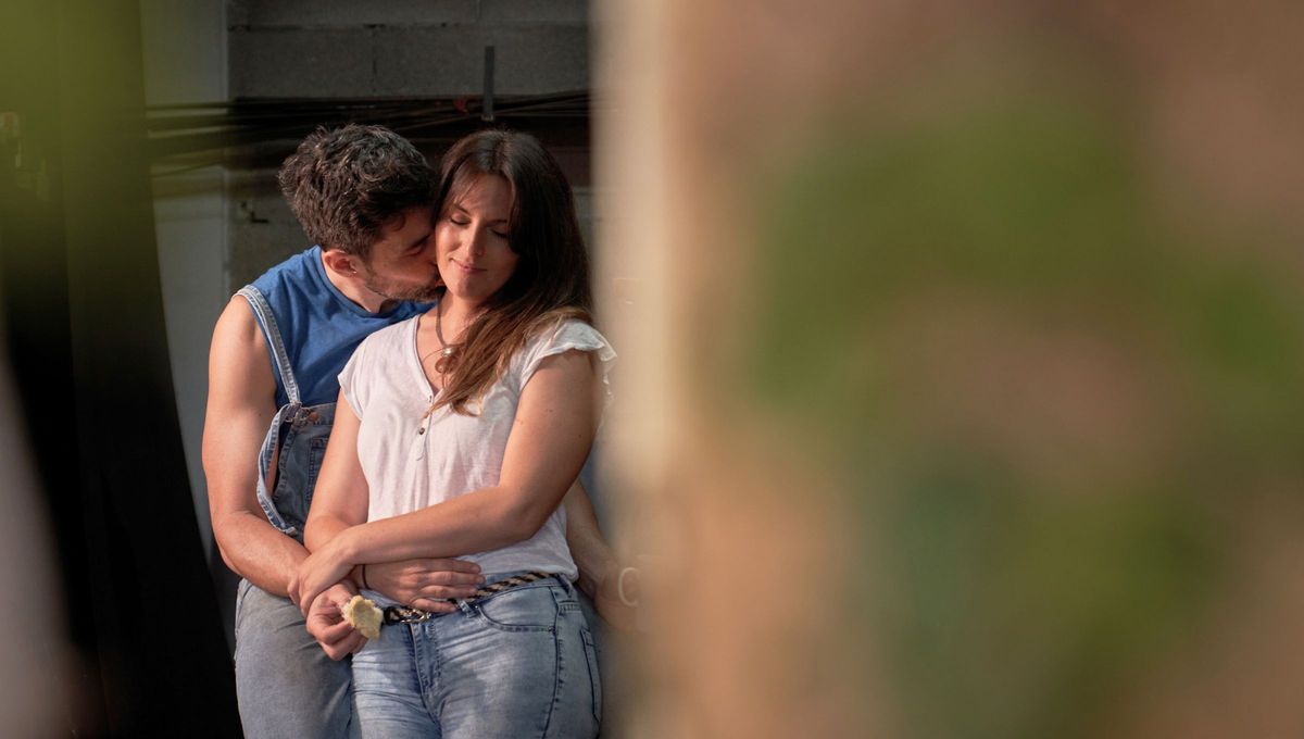 La desilusión es el paso inevitable para construir un amor duradero. La desilusión es el paso inevitable para construir un amor duradero.