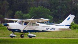 De película: un grupo comando robó un avión y ocho paracaídas