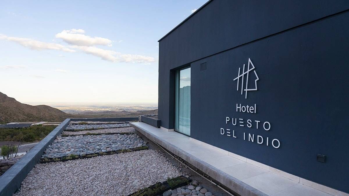 El hotel posee habitaciones de alta gama con pileta, spa, espacio para la meditación y una vista inigualable. El hotel posee habitaciones de alta gama con pileta, spa, espacio para la meditación y una vista inigualable.