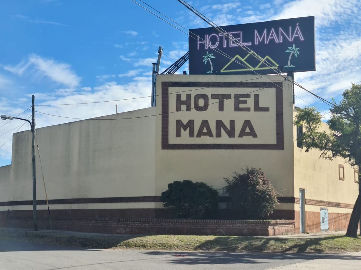 Un hombre murió en un hotel y su amante huyó corriendo