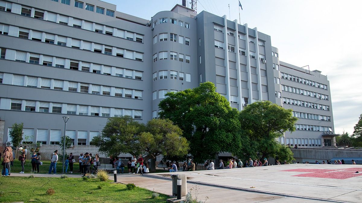 El Hospital Central de Mendoza recibirá subsidios para seguir funcionando con normalidad.