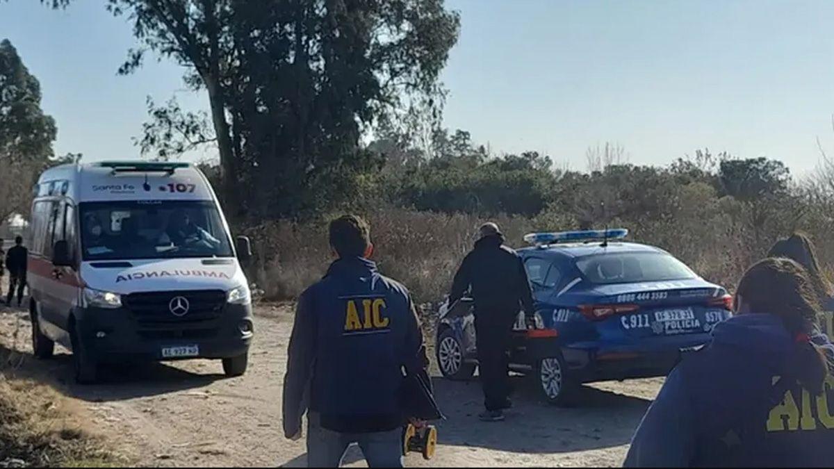 Las hermanas merendabas en un bar de la ciudad de Rosario, y fueron llevadas en auto a un basural, donde fueron asesinadas