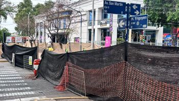 Comenzó el corte total de tránsito en calles San Martín e Yrigoyen, en el límite de Ciudad y Godoy Cruz