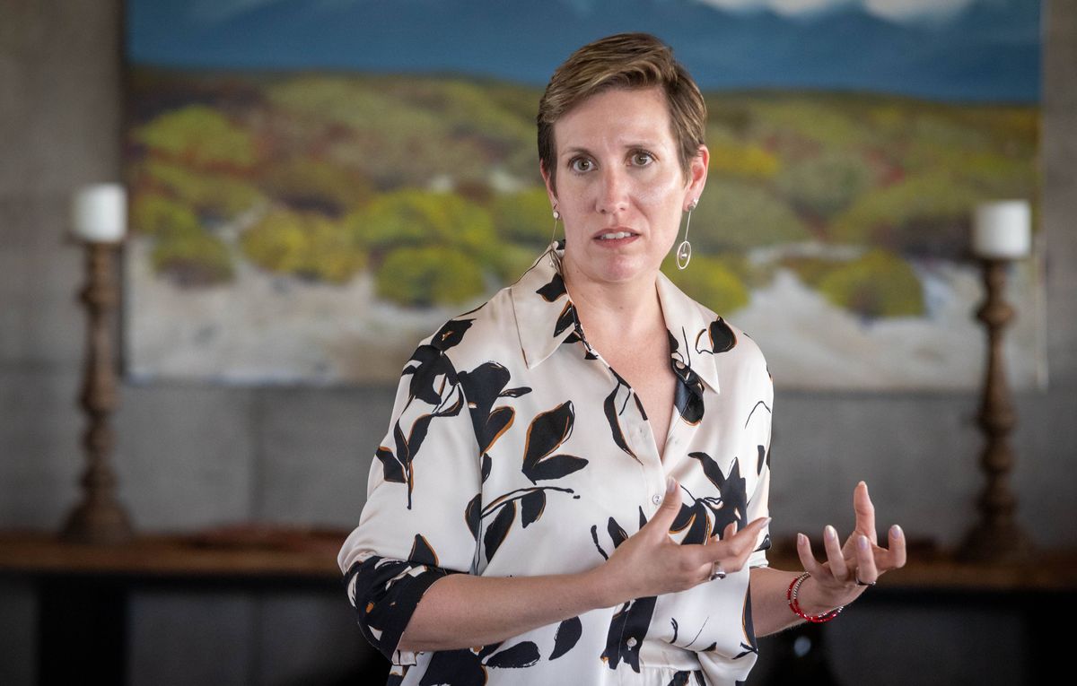 La ministra de Energía, Jimena Latorre, valoró la charla que brindaron los referentes de la Bolsa de Toronto a los empresarios de la minería local como un camino concreto para acceder al financiamiento. La ministra de Energía, Jimena Latorre, valoró la charla que brindaron los referentes de la Bolsa de Toronto a los empresarios de la minería local como un camino concreto para acceder al financiamiento.