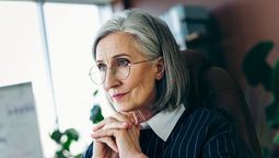 Este truco de belleza mantendrá su cabello sin canas a la vista.