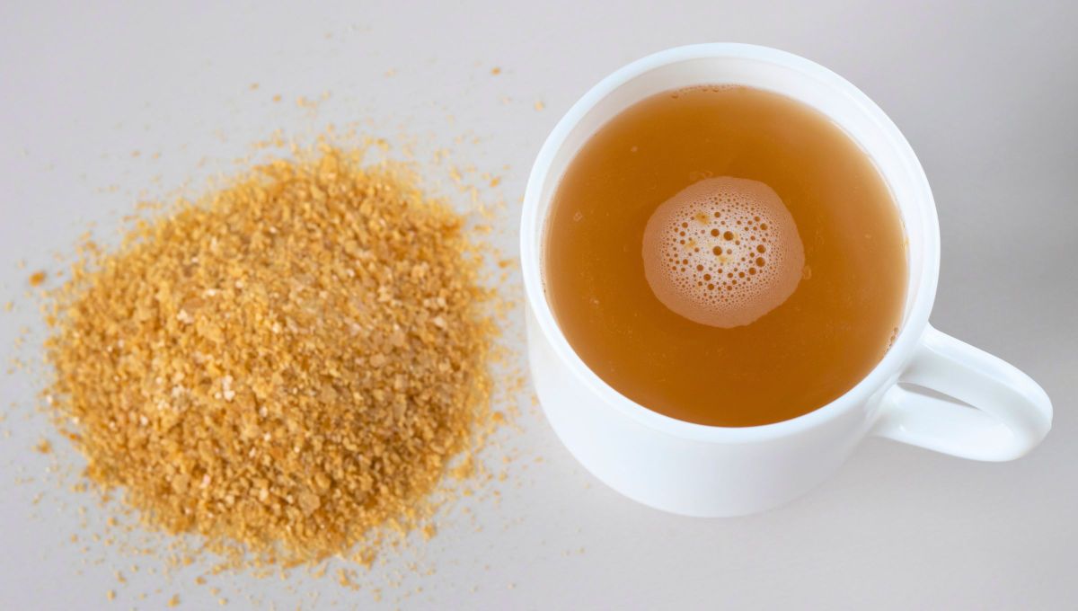 El caldo de pollo es un polvo cocido con sal que se puede conservar en frascos.