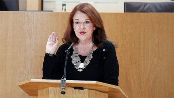 Alicia Castro criticó a Alberto Fernández con un meme y un insulto
