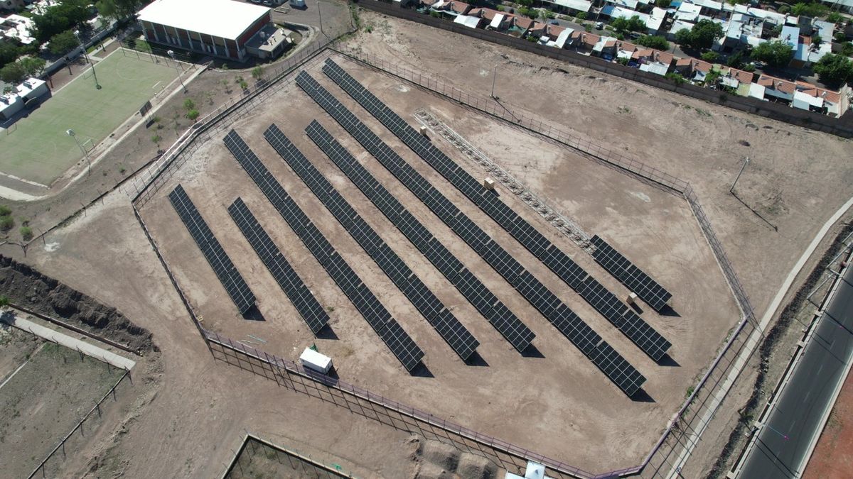 El parque solar de la zona Oeste de Godoy Cruz, tiene una capacidad instalada de 630 kilovatios, pero se lo pretende llevar a un megavatio.