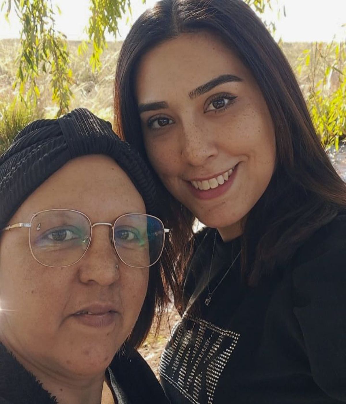 Gabriela y Gianina Maschi, su psicóloga. Gabriela y Gianina Maschi, su psicóloga.