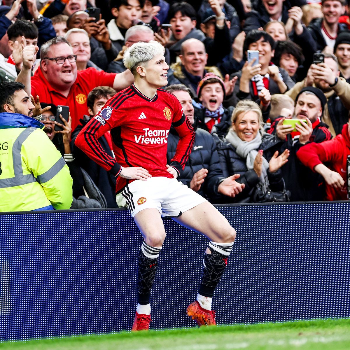 Alejandro Garnacho hizo su segundo doblete en el Manchester United Alejandro Garnacho hizo su segundo doblete en el Manchester United