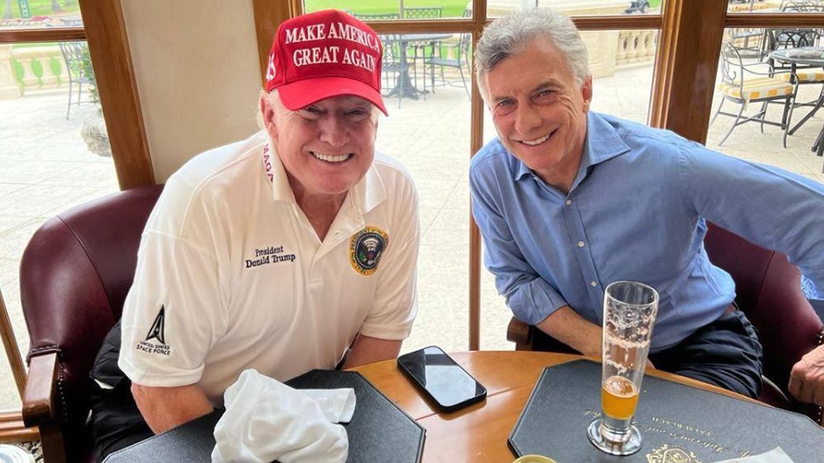 El encuentro en Palm Beach de los ex presidentes Donald Trump y Mauricio Macri. Ambos fracasaron en sus reelecciones.