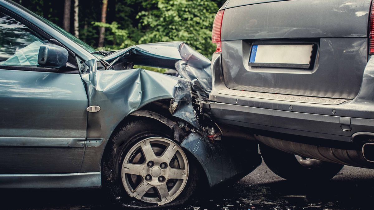 Para evitar estos choques la Ley de tránsito exige una distancia y velocidad prudencial de circulación detrás de otro vehículo. Para evitar estos choques la Ley de tránsito exige una distancia y velocidad prudencial de circulación detrás de otro vehículo.