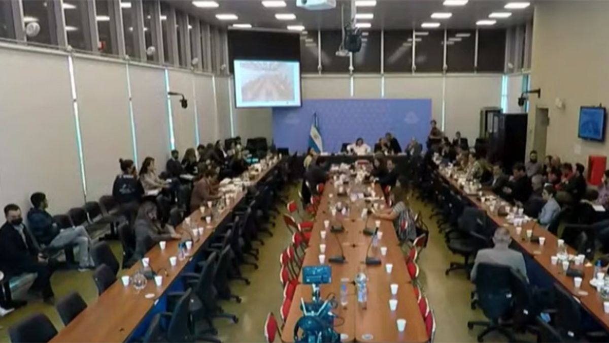 Diputados se reúne en el Congreso para continuar con las jornadas informativas de la Ley de Alquileres.