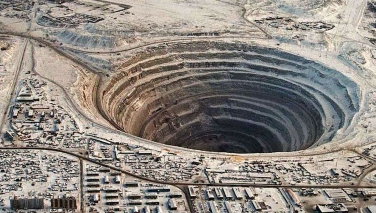 La excavación más profunda del planeta Tierra: un pozo que supera los 12.000 metros de profundidad