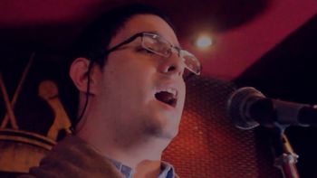 Se presenta Emmanuel González, el músico mendocino que superó todos los obstáculos