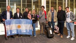 Cinco familias de argentinos llegaron al país este sábado desde Venezuela.
