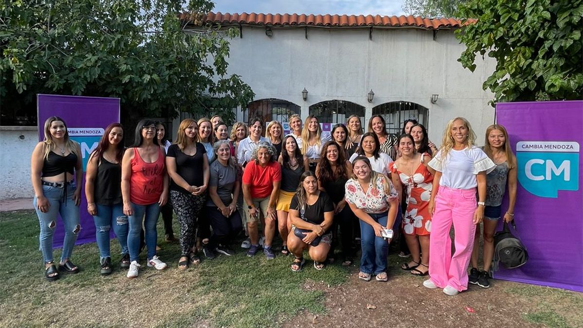 Mujeres de Cambia Mendoza se reunieron en Maipú.