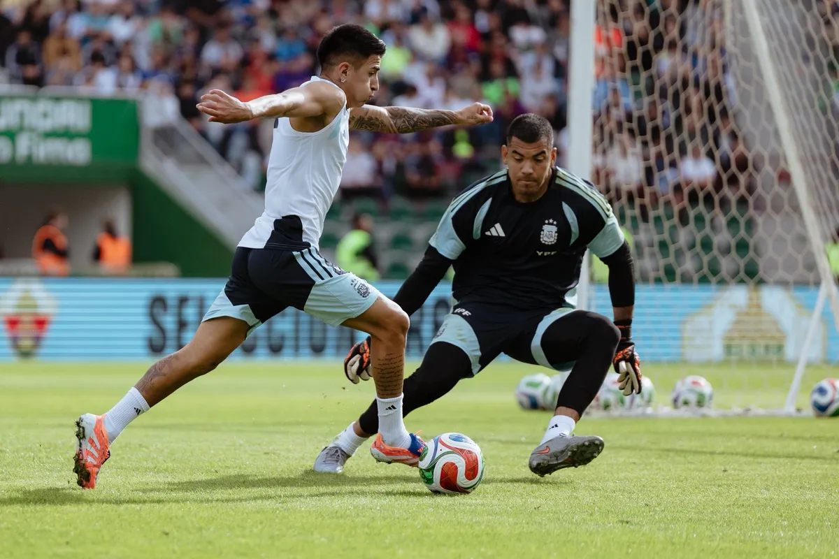 Thiago Almada ser&aacute; titular en la Selecci&oacute;n argentina frente a Angola.