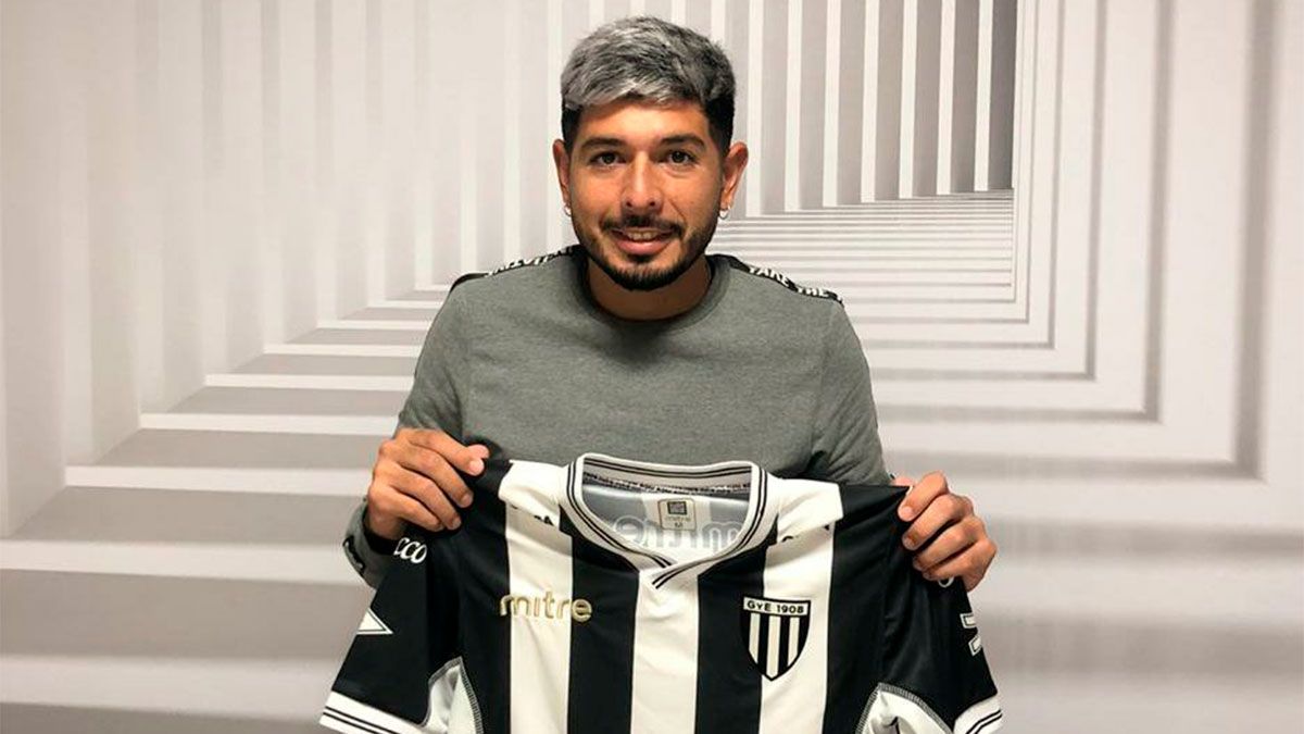 Joan Juncos ya se entrenó con sus nuevo compañeros en el Lobo. (Gentileza Prensa Gimnasia y Esgrima).