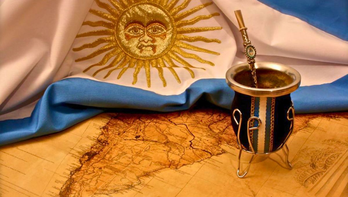 El 22 de agosto se celebra el Día Mundial del Folklore, que también coincide con el Día del Folklore Argentino. Esta fecha conmemora la creación del término "folklore" por William John Thoms en 1846 y, en Argentina, también honra el nacimiento de Juan Bautista Ambrosetti El 22 de agosto se celebra el Día Mundial del Folklore, que también coincide con el Día del Folklore Argentino. Esta fecha conmemora la creación del término "folklore" por William John Thoms en 1846 y, en Argentina, también honra el nacimiento de Juan Bautista Ambrosetti