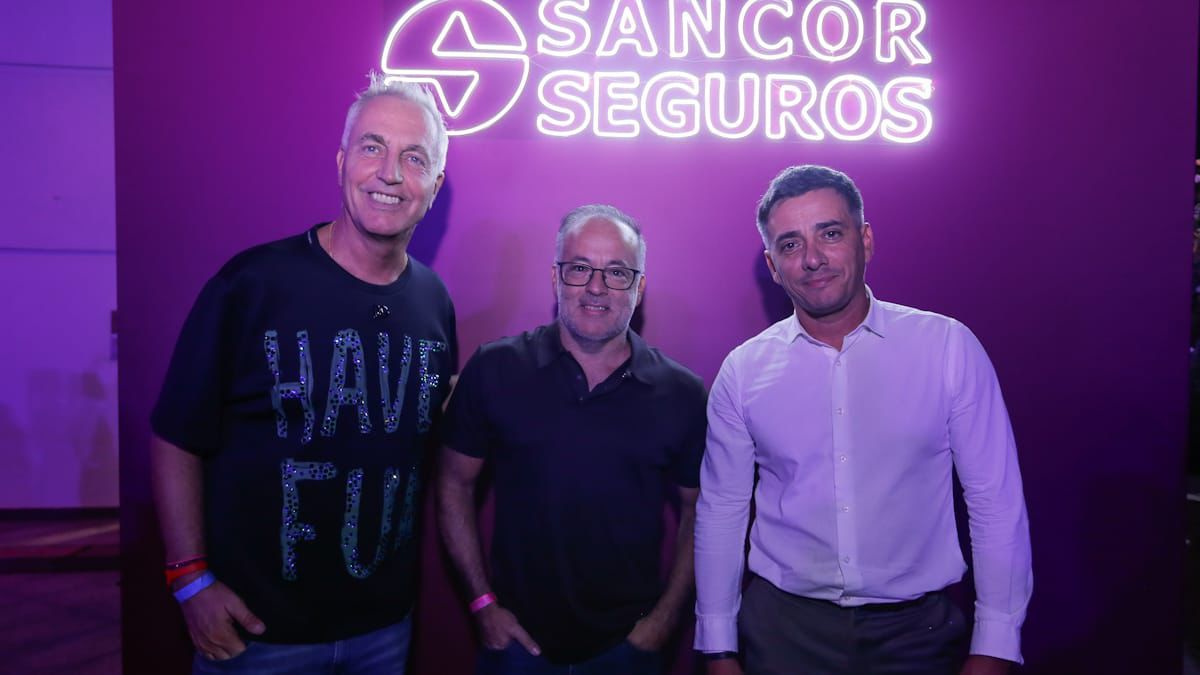 Alejandro Wiebe (Marley) junto al CEO de Grupo América Cuyo, Alejandro Spinello y el intendente de Guaymallén, Marcos Calvente. Alejandro Wiebe (Marley) junto al CEO de Grupo América Cuyo, Alejandro Spinello y el intendente de Guaymallén, Marcos Calvente.