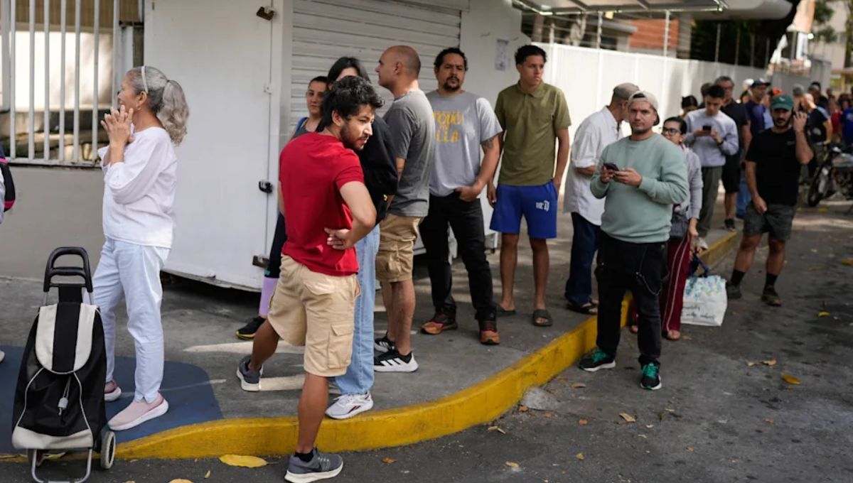 Caída de Nicolás Maduro: interminables filas en supermercados evidencian la incertidumbre en Venezuela