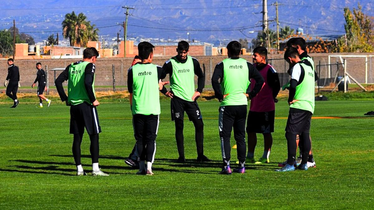 Gimnasia y Esgrima se prepara para jugar ante San Telmo.