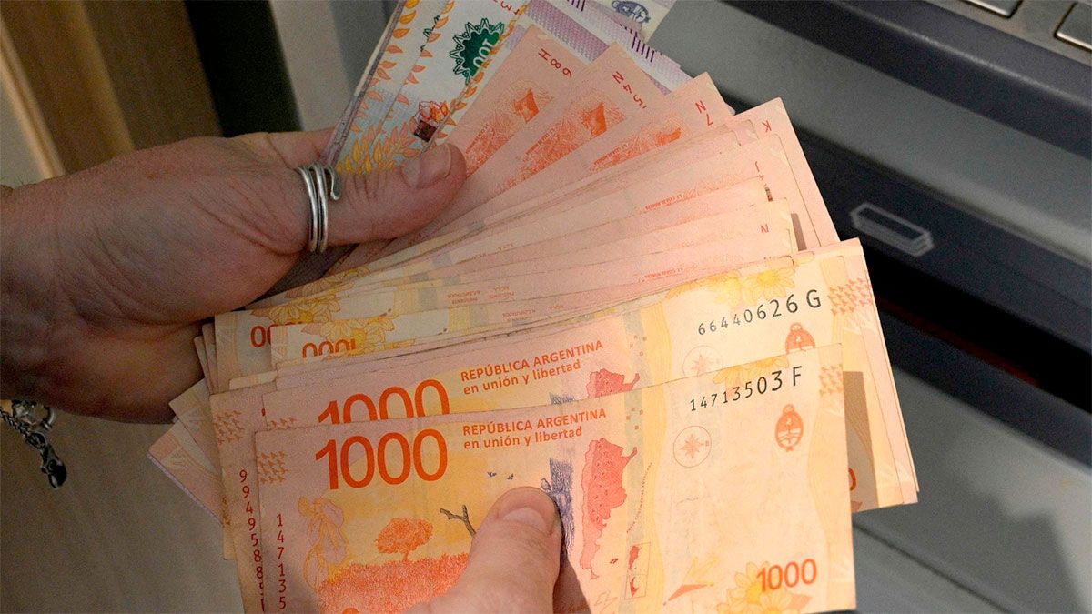 Los salarios empezaron 2026 por debajo de la inflación según el INDEC