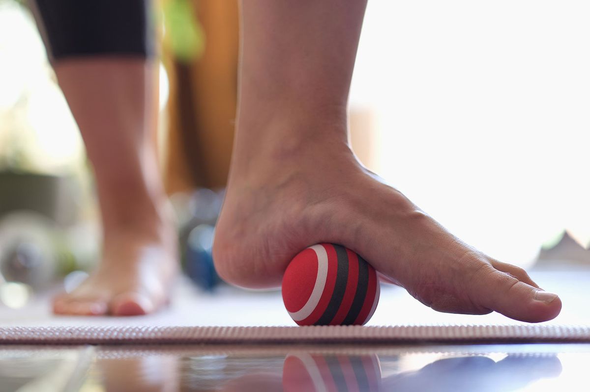 La sencilla rutina de ejercicios que permitirá que tus pies se mantengan fuertes y sanos La sencilla rutina de ejercicios que permitirá que tus pies se mantengan fuertes y sanos