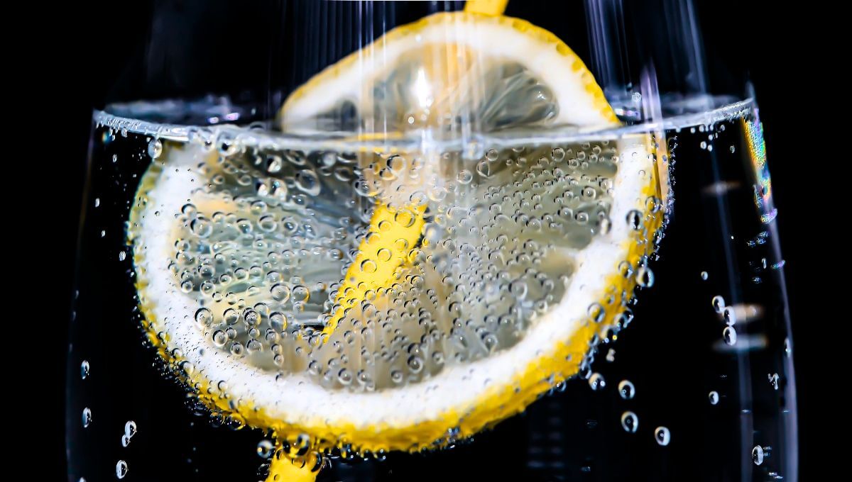 Tomar soda con limón: por qué se recomienda y cuáles son los beneficios de la mezcla