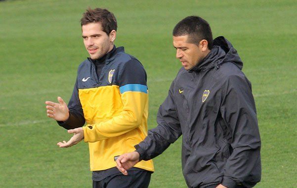 El presidente de Boca Juniors Juan Román Riquelme apostó a traer a un referente como Fernando Gago para dirigir al equipo, pero los resultados no se dan aún y hay bronca en la hinchada. El presidente de Boca Juniors Juan Román Riquelme apostó a traer a un referente como Fernando Gago para dirigir al equipo, pero los resultados no se dan aún y hay bronca en la hinchada.