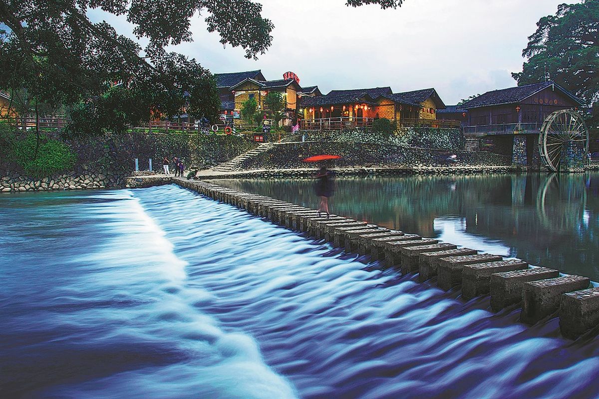 La aldea de Guanyang, de 700 años, atrae a los visitantes con su paisaje idílico. PARA USO DE CHINA DAILY La aldea de Guanyang, de 700 años, atrae a los visitantes con su paisaje idílico. PARA USO DE CHINA DAILY