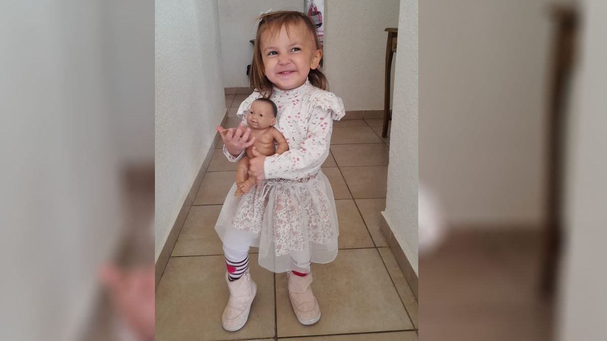 Martina Flores tiene 3 años y lucha contra un glioma, un tumor cerebral, desde el 2023.