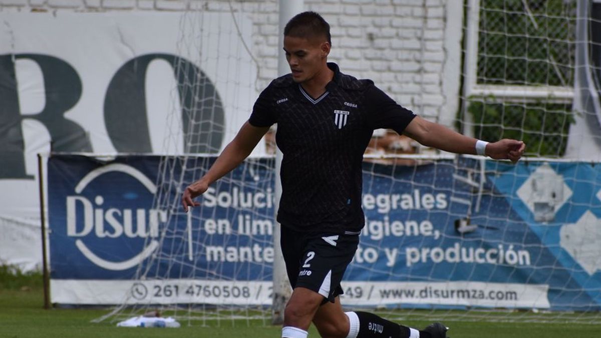 El defensor colombiano ha tenido buenos rendimientos en el Lobo.