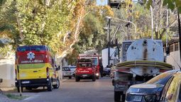 Amplio operativo de bomberos, policías y médicos para trasladar sustancias peligrosas de la morgue.