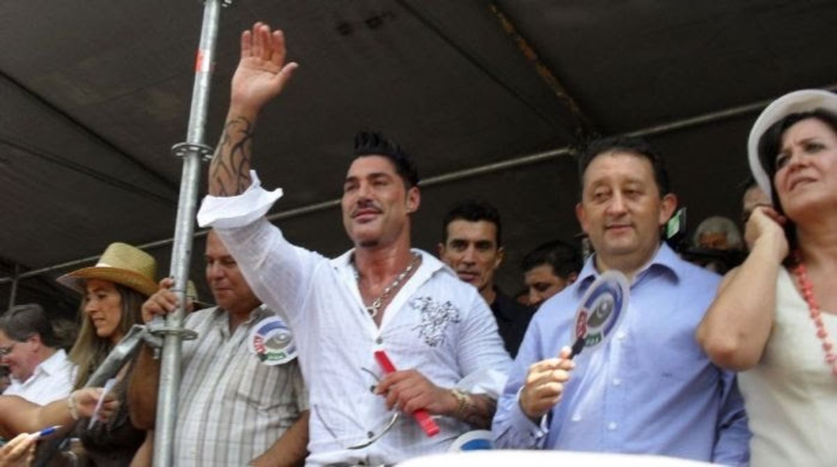 Palco con famosos. Cuando el hiper medi&aacute;tico Ricardo Fort estaba en la cima de su popularidad vino a Mendoza y estuvo en el palco vendimial al lado del entonces gobernador Celso Jaque.