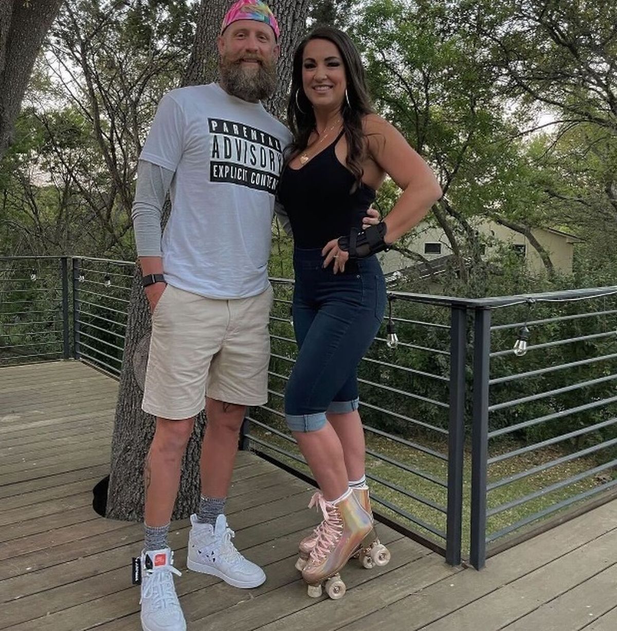 Courtney Tillia junto a esposo Nick. De vivir en Arizona se mudaron con sus cuatro hijos a Los Ángeles gracias a los ingresos de la ex maestra en su nueva actividad