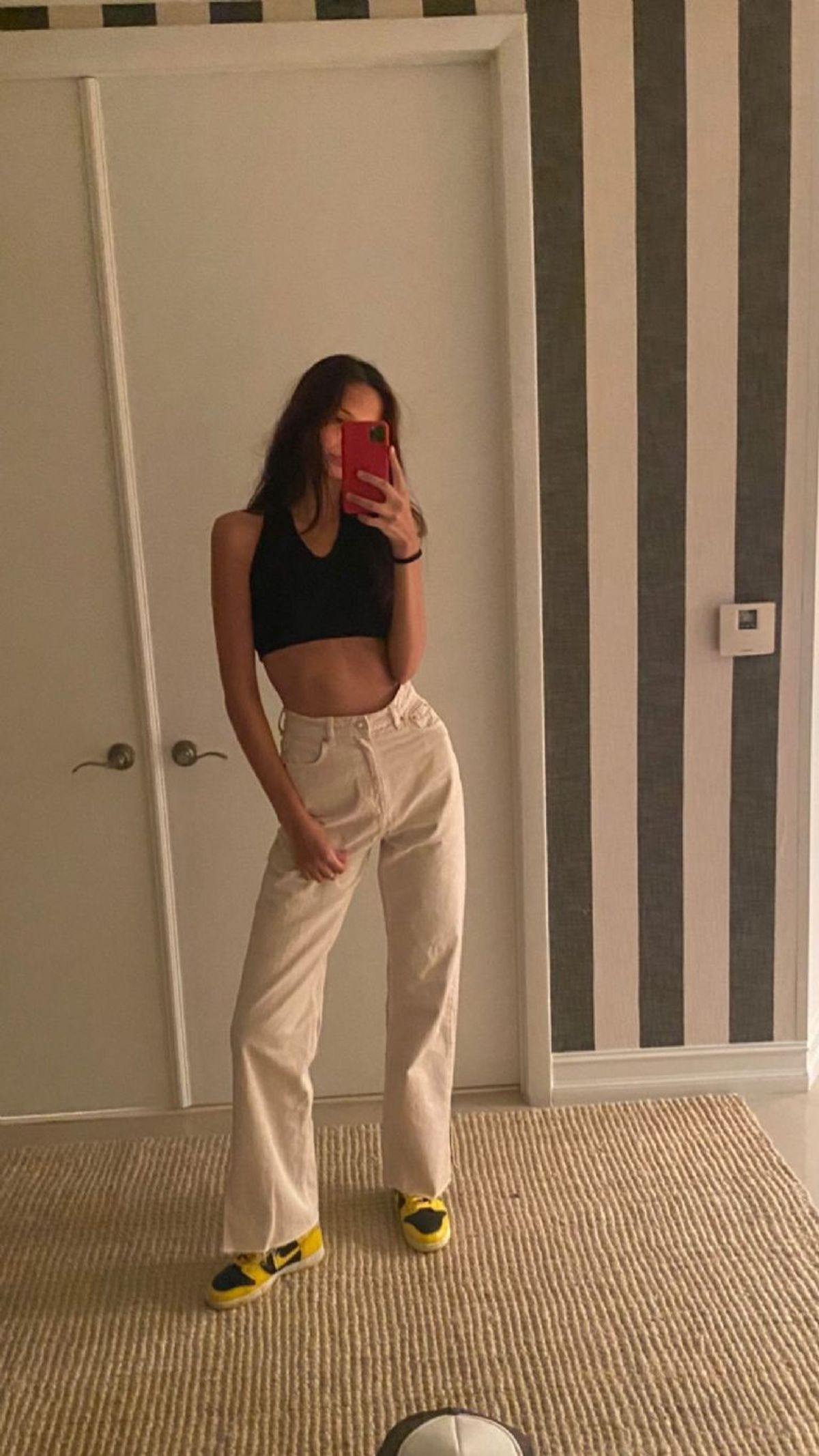 ¡Vacaciones picantes! Juanita Tinelli metió fotito frente al espejo desde Miami y reventó internet