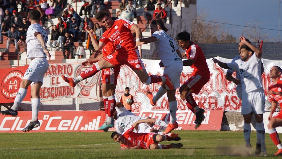 Huracán La Heras jugará ante Argentino de Monte Maíz en el General San Martín.