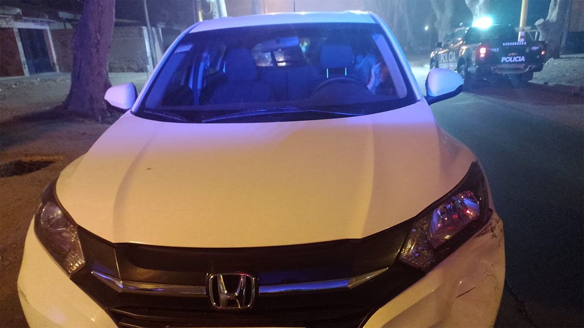 La camioneta que protagonizó el accidente en Luján de Cuyo.